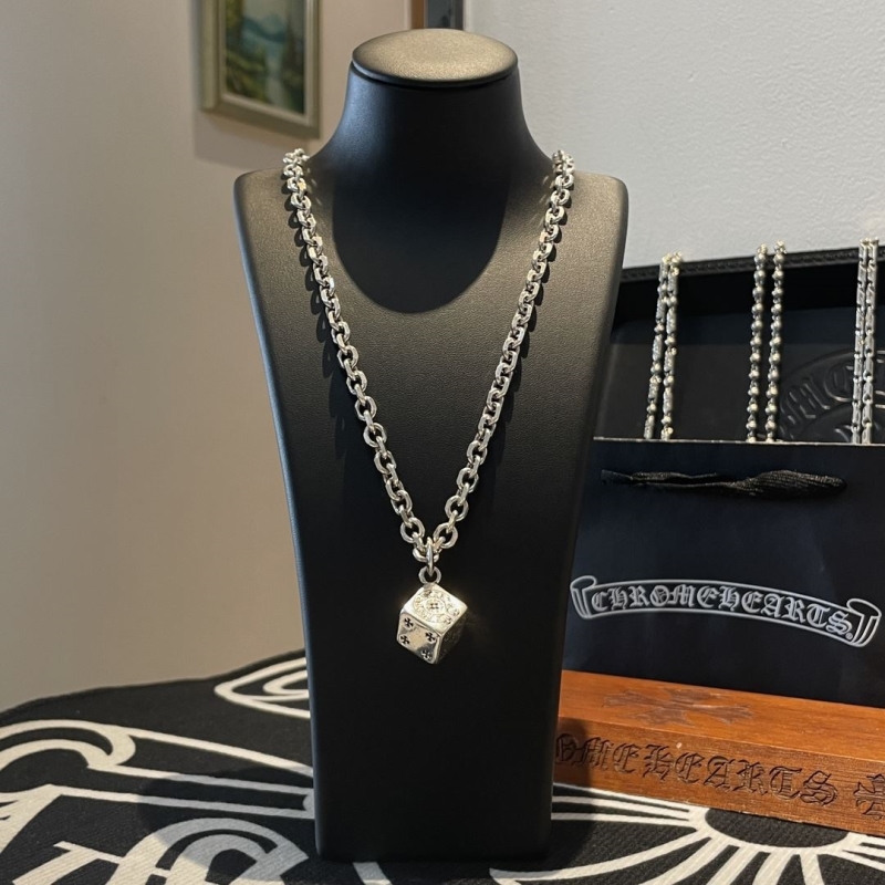 Ch**me He**ts necklaces